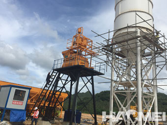 self-loading batching plant