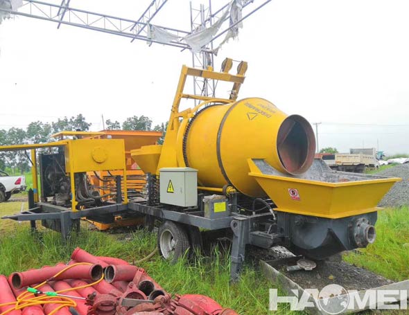 concrete mixer with pumping machine