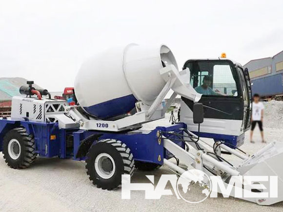 self loading concrete mixer price China